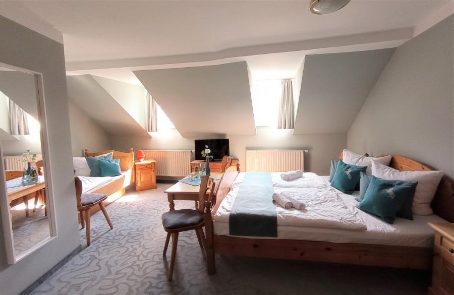 Zwönitz Hotel Ross מראה חיצוני תמונה
