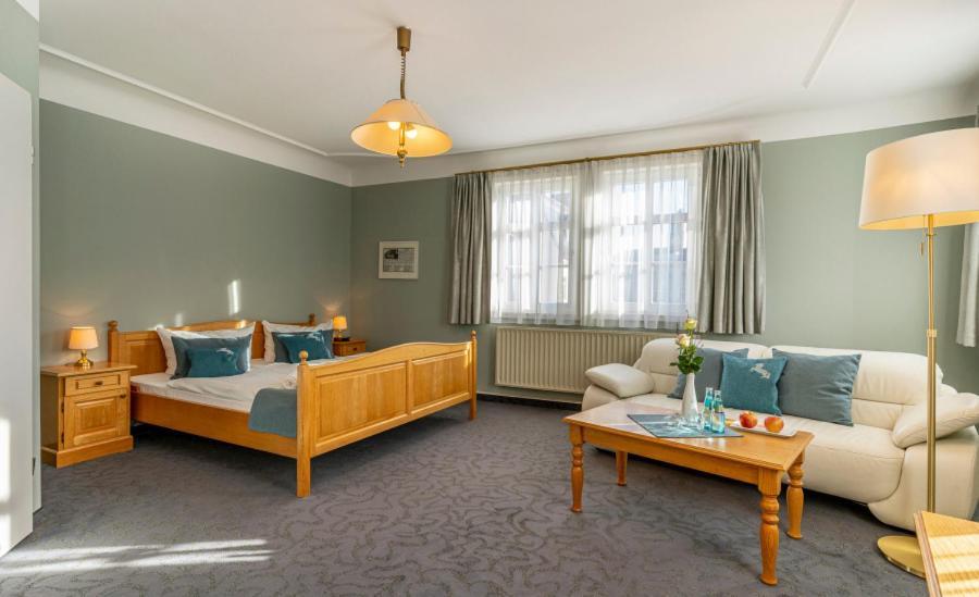 Zwönitz Hotel Ross מראה חיצוני תמונה